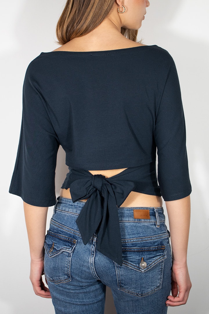 Subdued Essential - T-shirt with back lacing