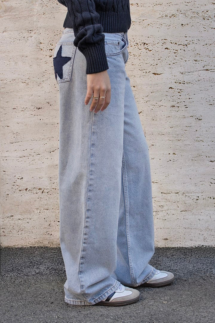 Subdued Featured - Low-rise star jeans