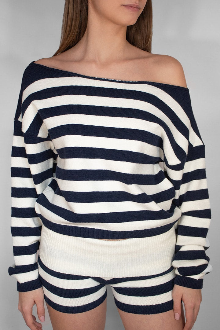 Subdued Trending - Boat neck sweater