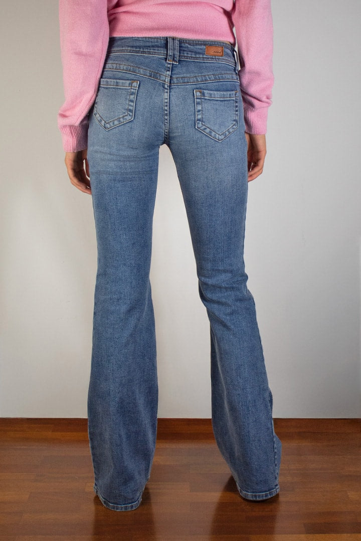 Subdued Essential - Double-button flared jeans