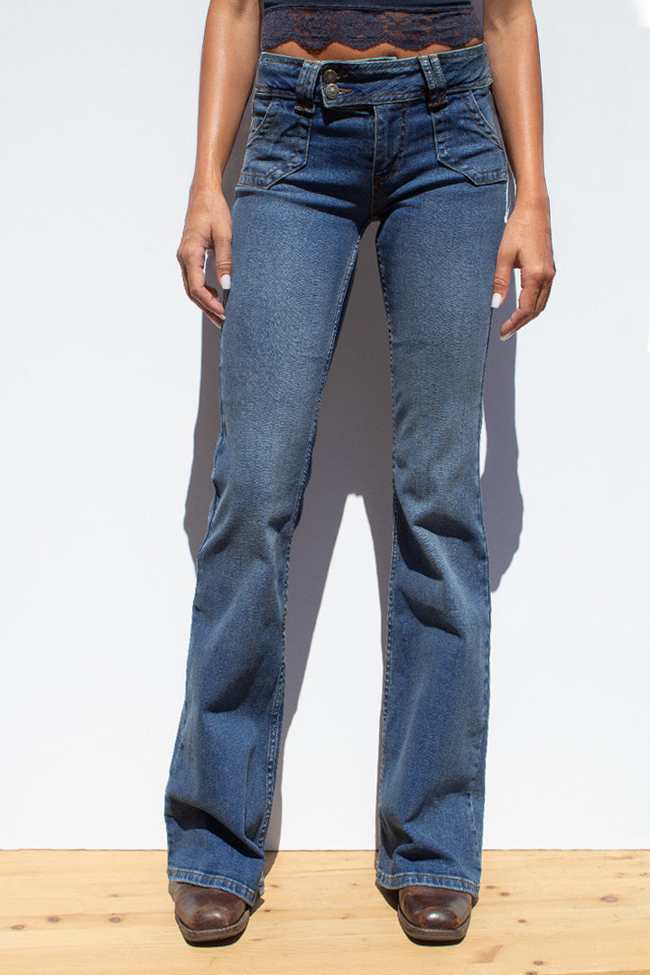 Subdued Essential - Double-button flared jeans