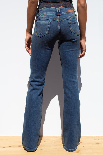Subdued Essential - Double-button flared jeans