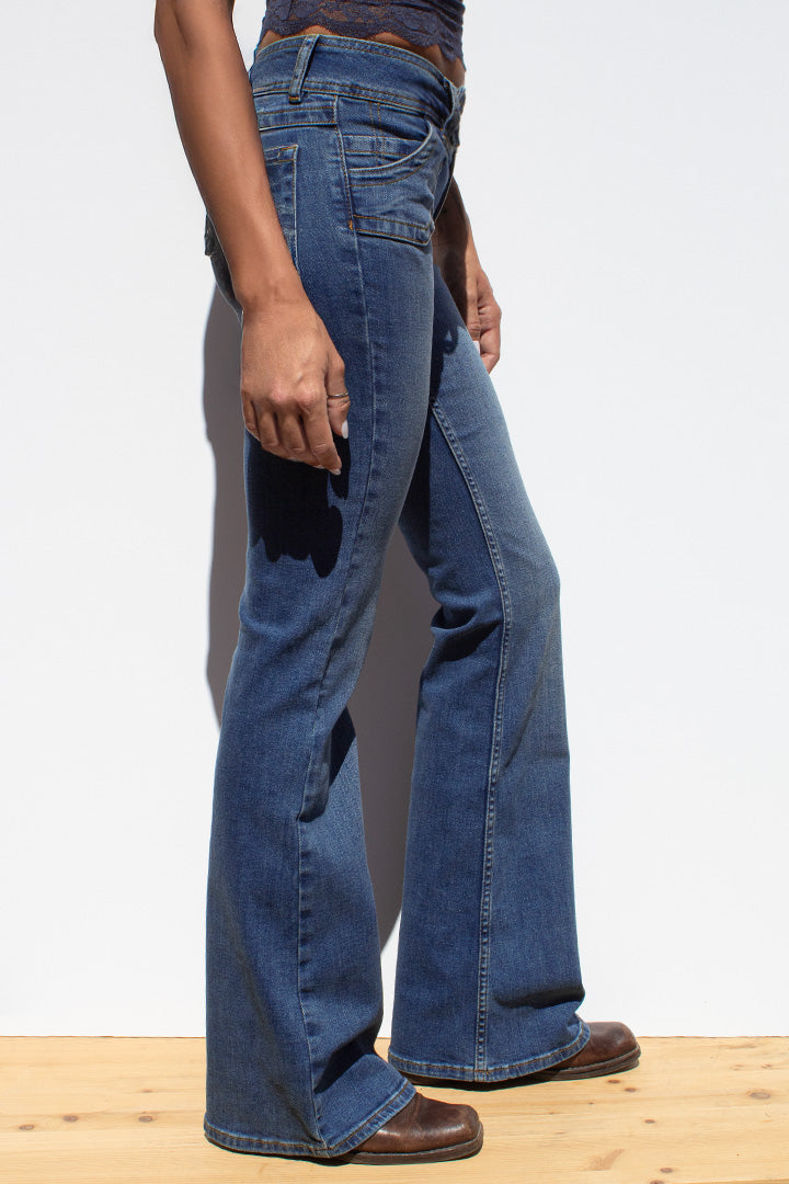 Subdued Essential - Double-button flared jeans