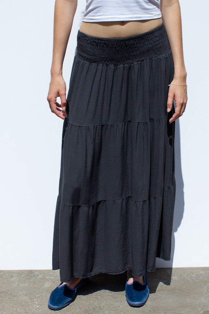 Subdued New - Long ruffle skirt