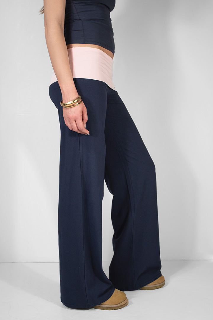 Subdued Smart Buy - Wide-leg pants