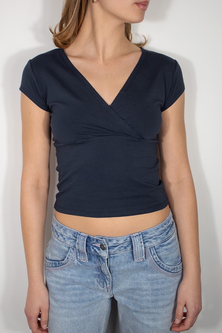 Subdued Discount - Cross-neck T-shirt