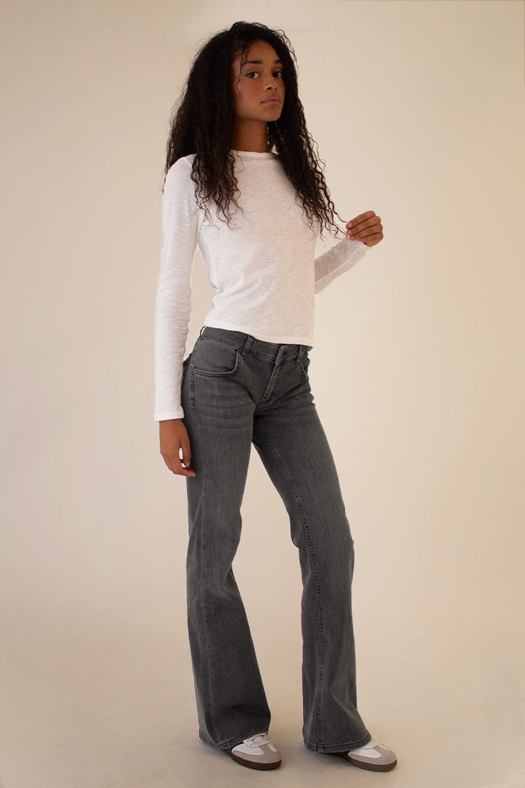 Subdued Sale - Low waist flared jeans