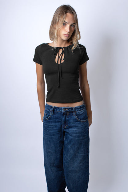 Subdued Top Pick - T-shirt with front lacing