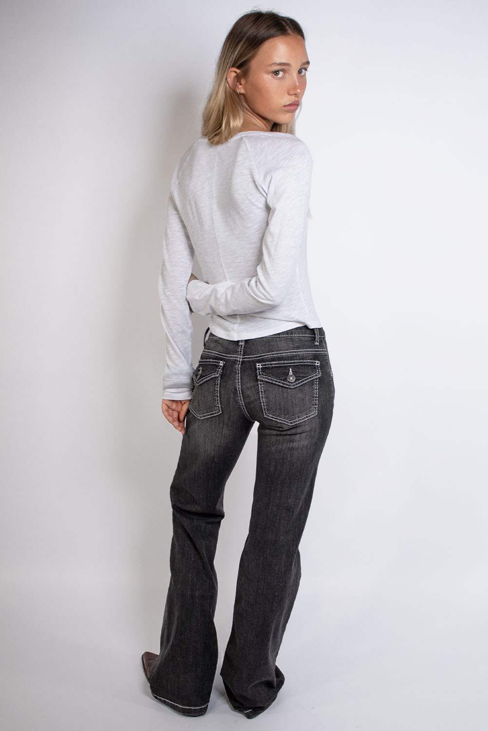 Subdued Popular - Low-Waist Flared Jeans