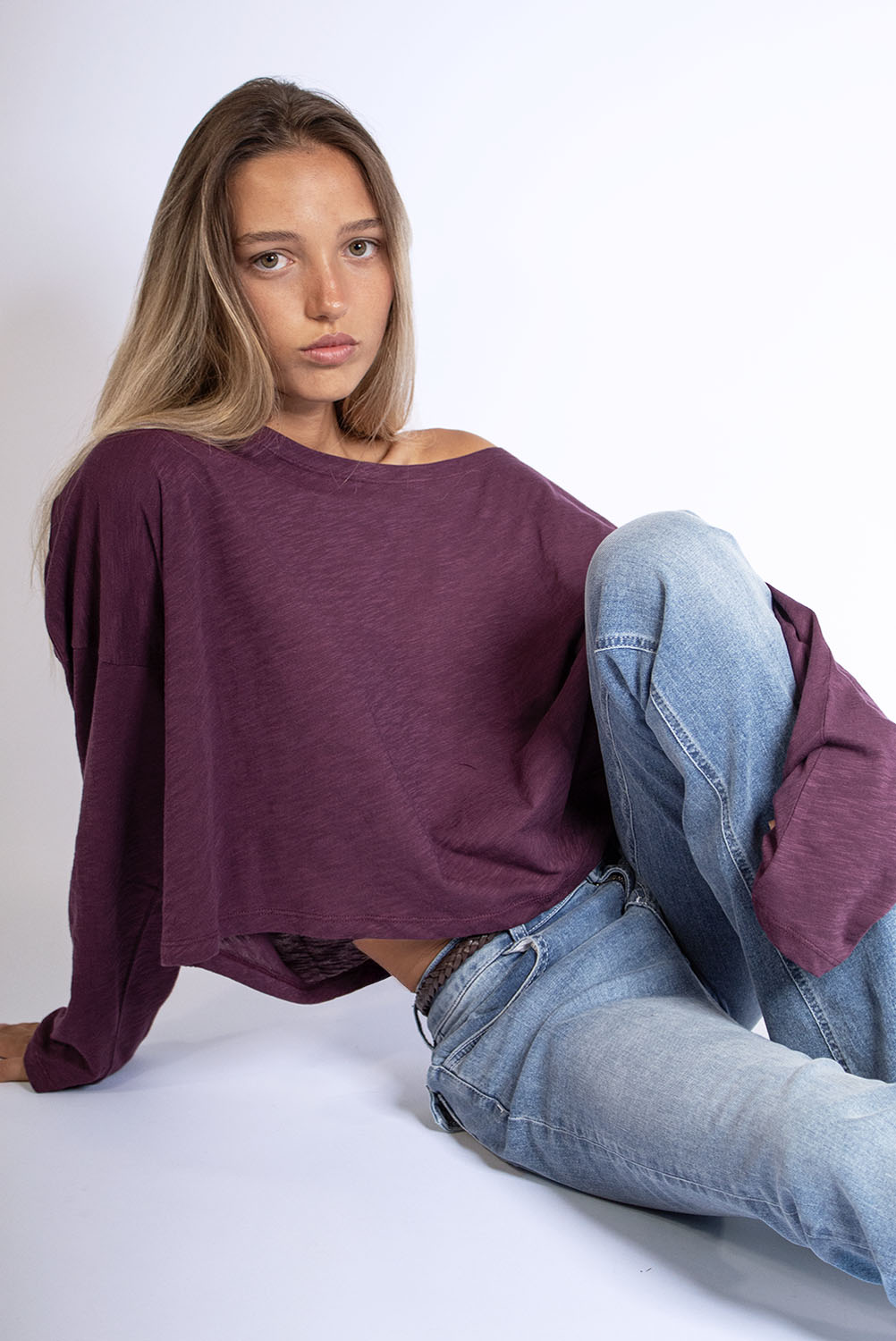 Subdued Signature - T-shirt with a boat neck
