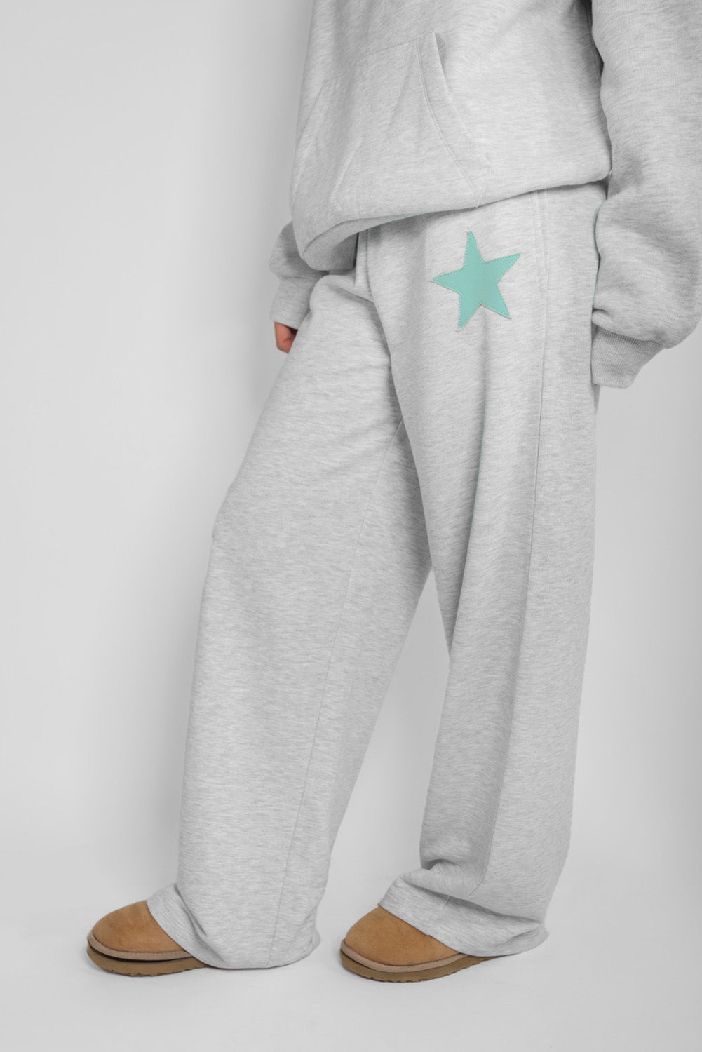 Subdued Quality - Wide-leg joggers with star patch