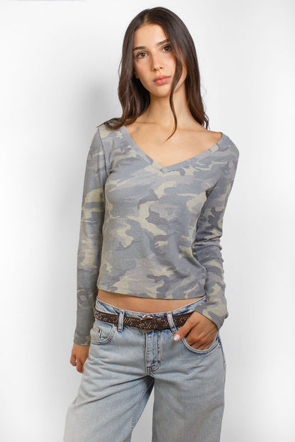 Subdued Signature - V-neck T-shirt