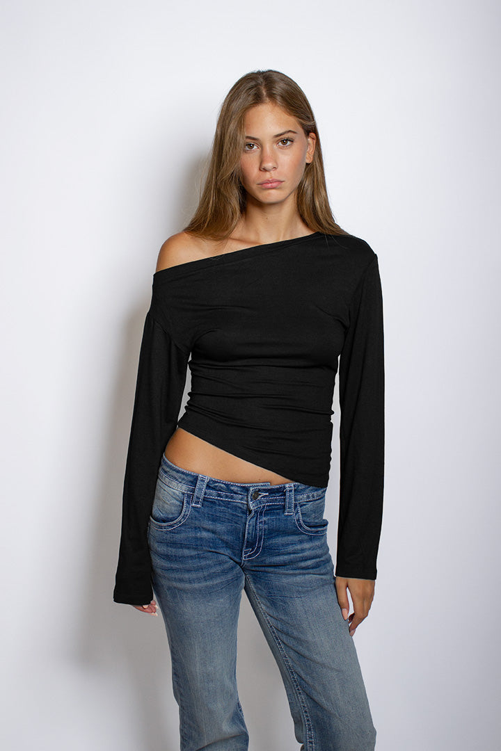 Subdued Value - T-shirt with a boat neckline