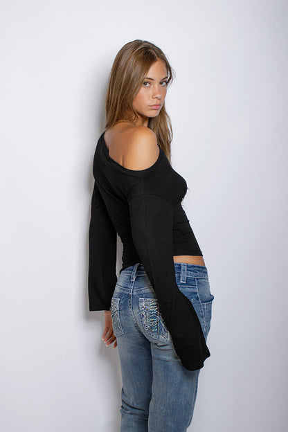 Subdued Value - T-shirt with a boat neckline